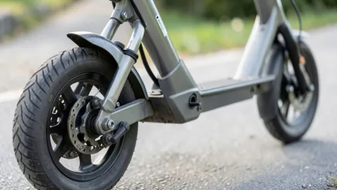 Czy hulajnoga elektryczna to motorower