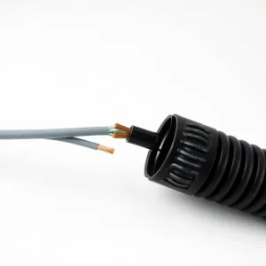 Czy przewody elektryczne muszą być w peszlu