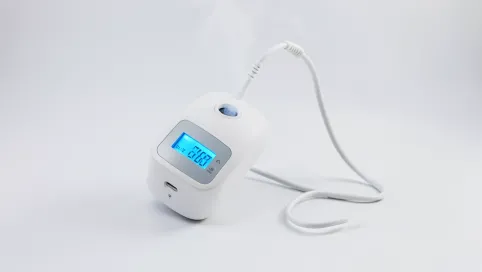 Elektryczny odświeżacz powietrza z wyświetlaczem LCD