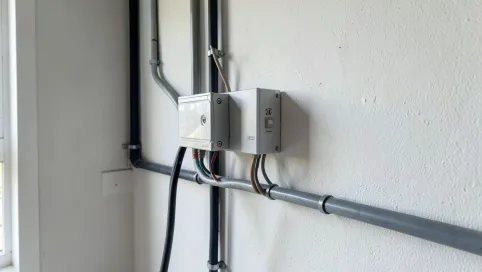 Instalacja elektryczna natynkowa przepisy