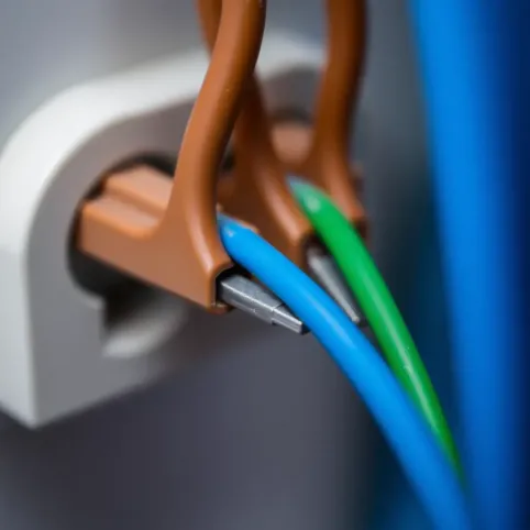 Jak łączyć przewody elektryczne