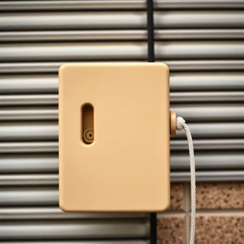 Jak opuścić rolety zewnętrzne elektryczne ręcznie