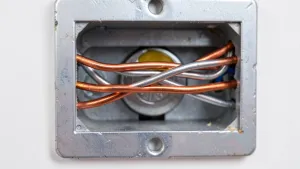 Jak sprawdzić czy instalacja elektryczna jest miedziana