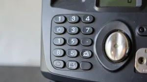 Jak zmienić kod w sejfie elektronicznym