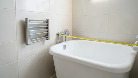 Odległość grzejnika elektrycznego od wanny