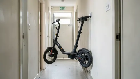 Przechowywanie hulajnogi elektrycznej w bloku