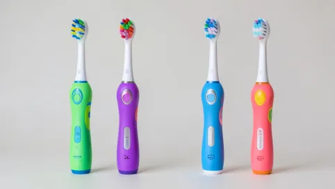 Szczoteczka soniczna czy elektryczna dla dzieci