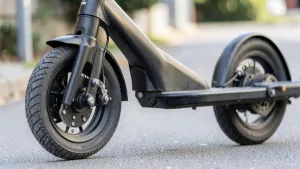 Czy hulajnoga elektryczna jest pojazdem mechanicznym