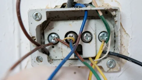 Jak podłączyć gniazdko w starej instalacji