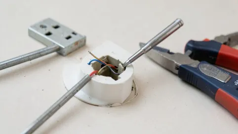 Naprawa gniazdka elektrycznego cena